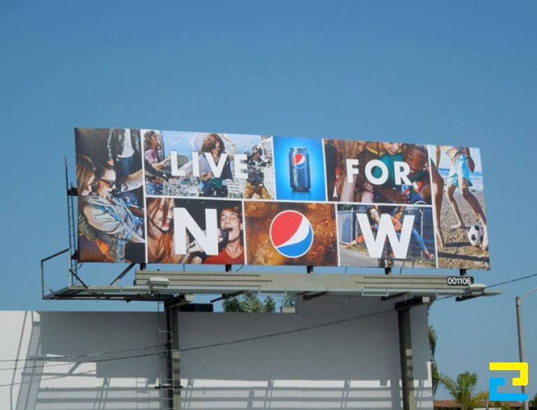 Bảng hiệu quảng cáo nước giải khát Pepsi kích cỡ lớn với thiết kế độc đáo