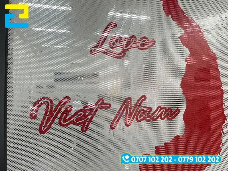 In UV decal lưới dán kính tạo không gian riêng tư phía trong