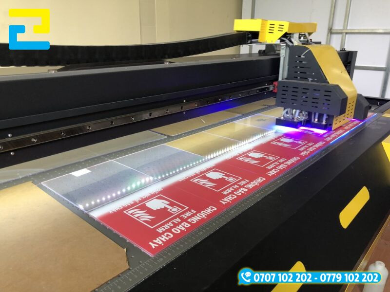 Quy trình in UV lên kính