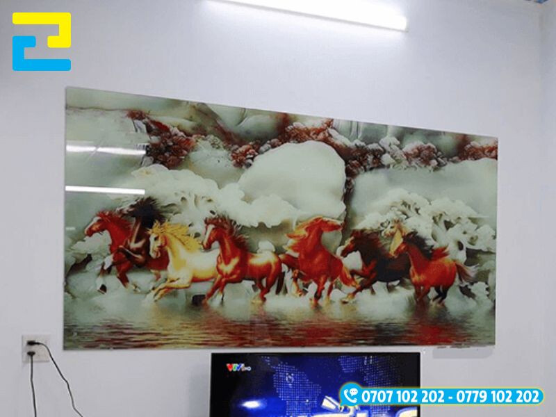 In uv lên kính làm tranh treo tường
