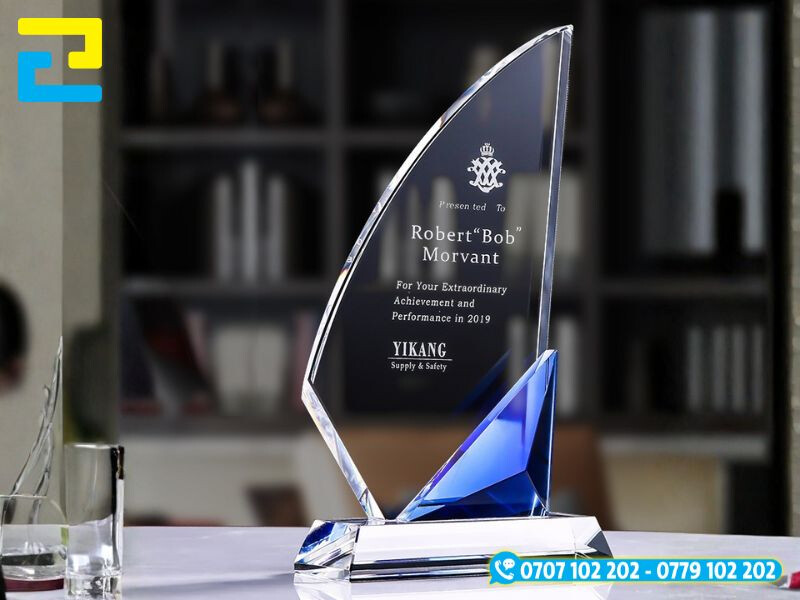 Kỉ niệm chương chất liệu kính in uv