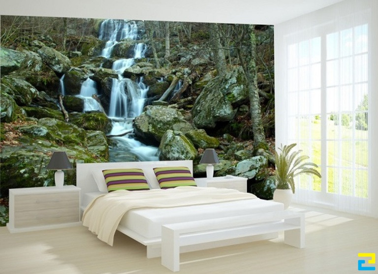 Mẫu tranh ốp tường bờ suối sống động, đưa bạn vào giấc ngủ an lành trong không gian núi rừng