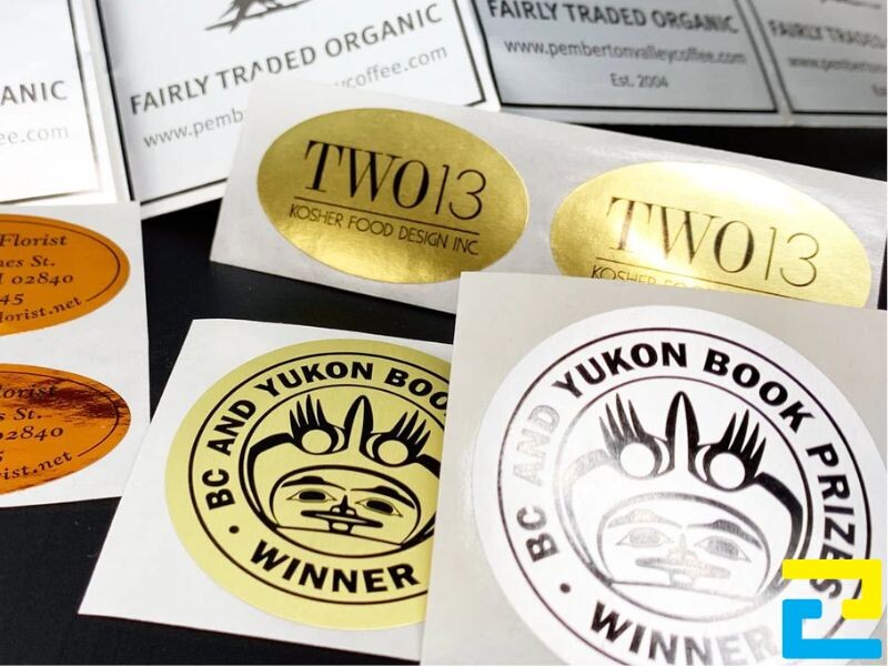 Xét về độ bền, độ chân thực và sắc nét của bản in thì công nghệ in UV có phần "nhỉnh" hơn