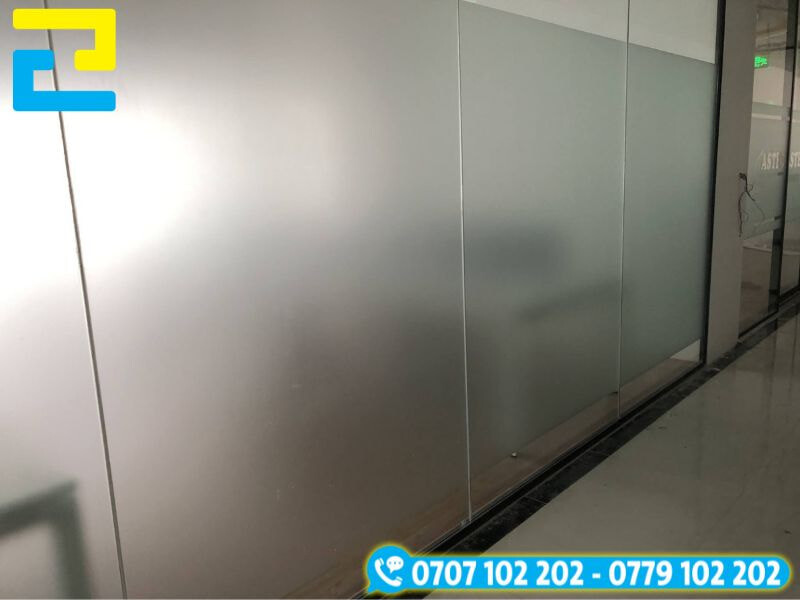 Decal mờ dán kính văn phòng