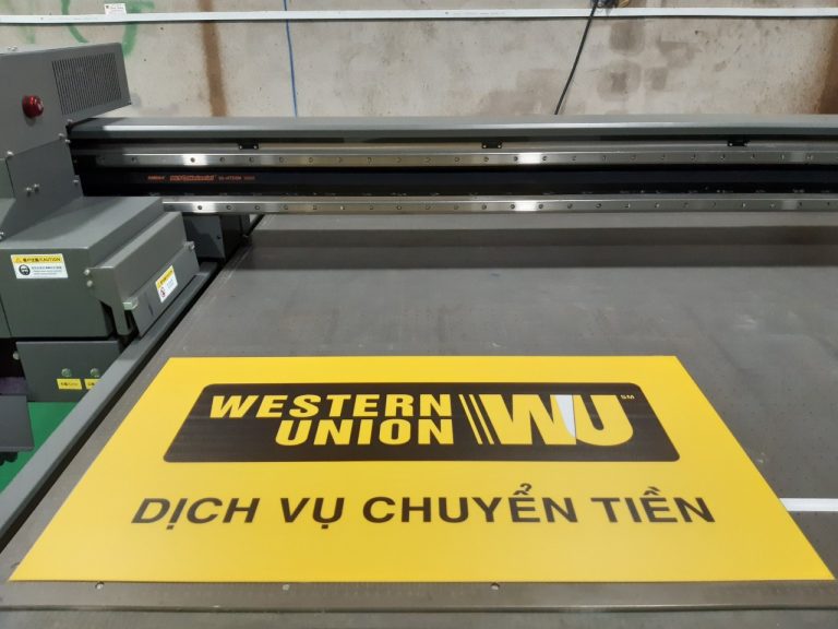 Đơn Hàng In UV Phẳng Làm Hộp Đèn Cho Dịch Vụ Chuyển Tiền Western Union