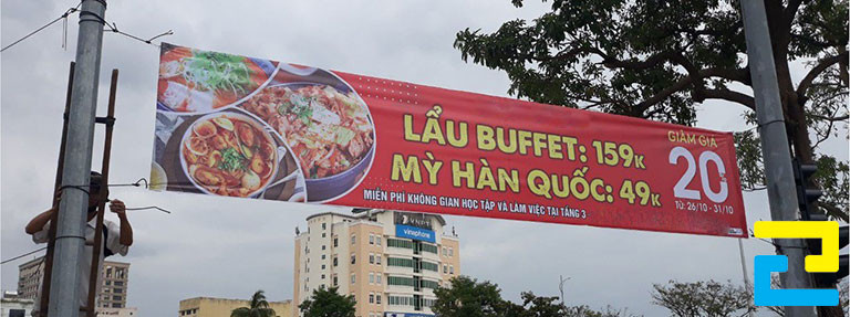 In banner quảng cáo quán buffet lẩu