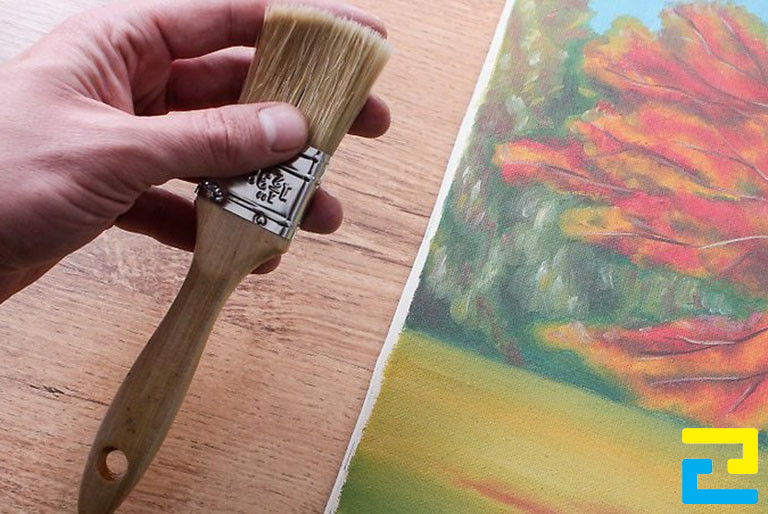 Đối với các loại tranh vải, quý khách có thể sử dụng chổi mềm để vệ sinh tranh