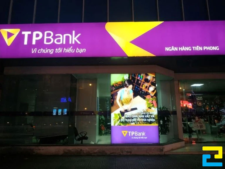 In bạt xuyên sáng ngân hàng TP Bank