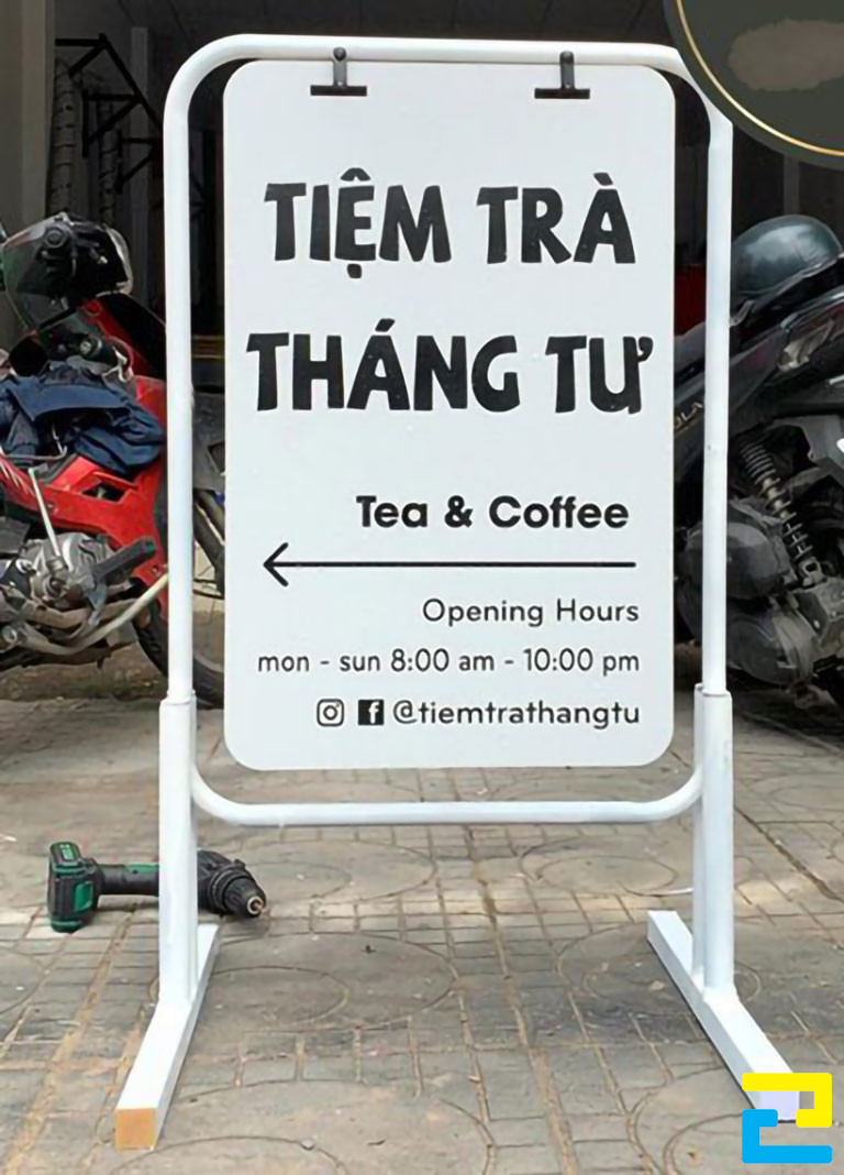 In biển hiệu quảng cáo đứng tiệm trà tháng tư