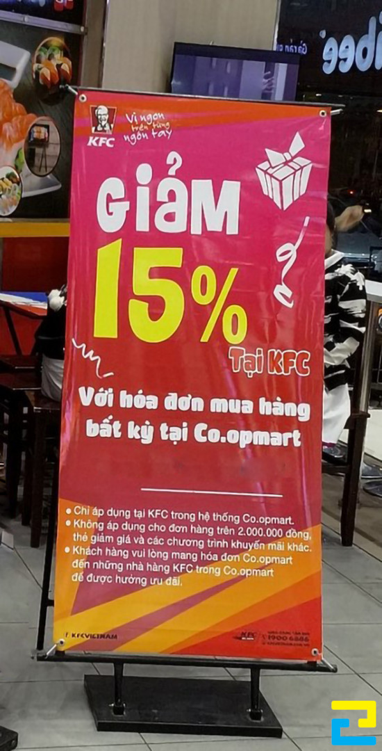 In standee khuyến mãi giảm giá 15% cho cửa hàng KFC tại Phường Tăng Nhơn Phú A, TP. Thủ Đức