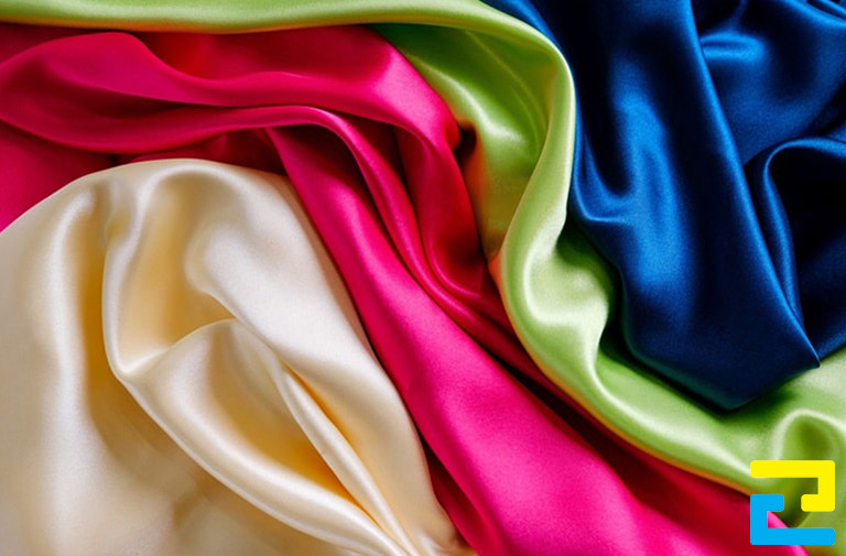 Vải silk sẽ phù hợp nếu quý khách có nhu cầu in phông nền dịp Giáng Sinh có thể tái sử dụng cho những năm sau