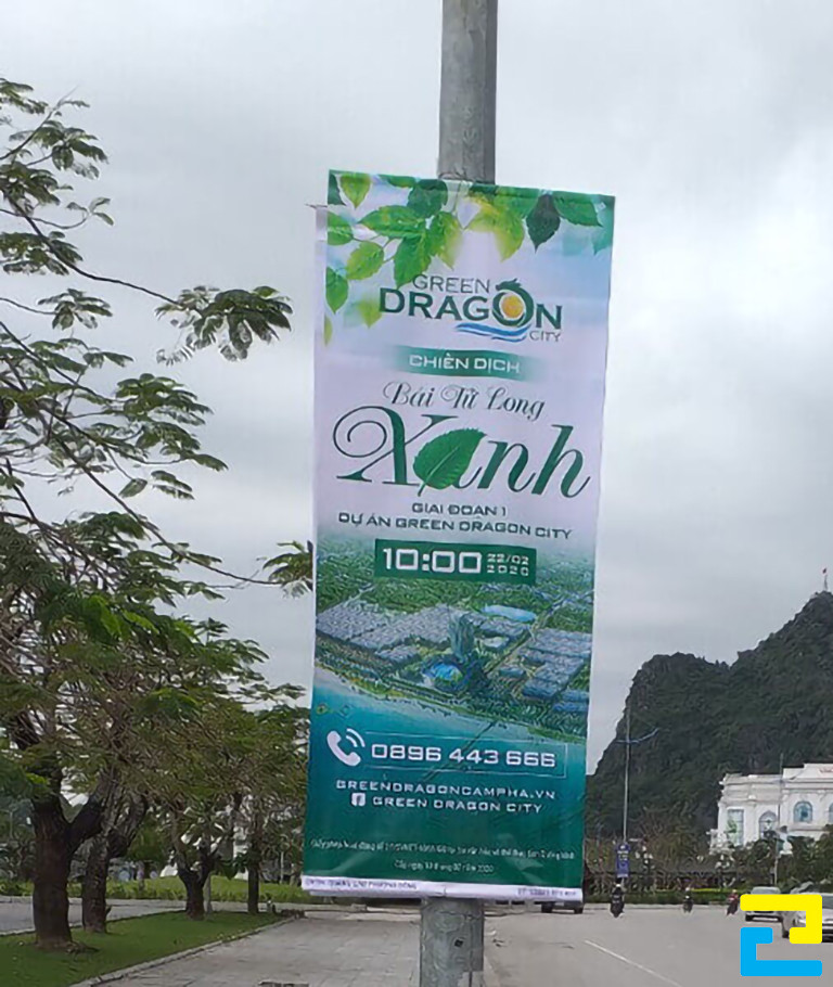 Băng rôn bán nhà đất thông thường sẽ chứa những thông điệp quảng cáo bán nhà đất, những mô tả về dự án,...