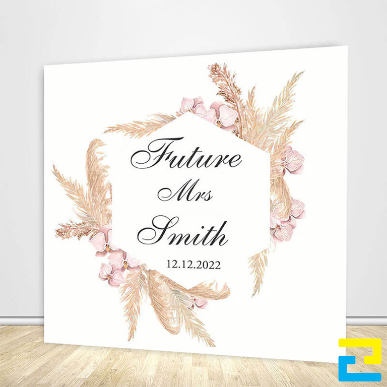 Mẫu 14: Backdrop đám cưới ngoài trời có tông màu trắng đẹp sang trọng, có viền hoa lá đẹp mắt, kiểu chữ nghệ thuật - đơn giản