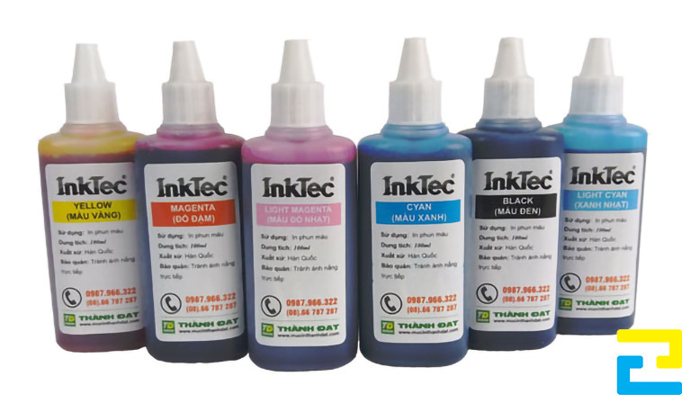 Sử dụng mực nước sẽ giúp cho bản in standy tuyển sinh có màu sắc tươi sáng và rực rỡ hơn, standee có tính thẩm mỹ cao hơn