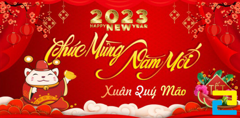 Mẫu 35: Băng rôn có hình ảnh con giáp, hình ảnh hoa mai, hình ảnh trái dưa hấu,... được thiết kế đẹp bắt mắt, bandroll có tông màu đỏ chủ đạo nổi bật