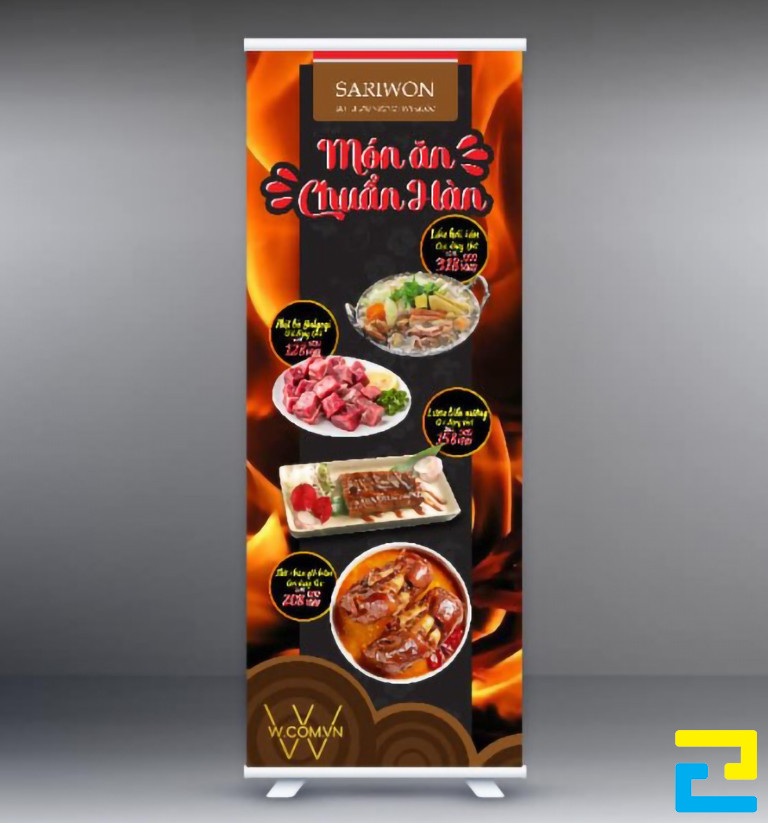 Mẫu 5: Standee được thiết kế với những món ăn chuẩn Hàn đẹp mắt, có tông màu đỏ - nâu - cam, kết hợp với kiểu chữ đơn giản