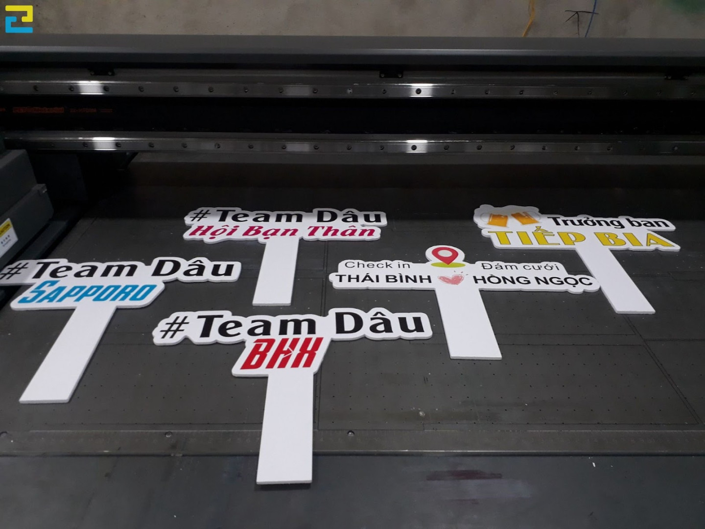 Chất Liệu Pp Cán Formex Thường được Sử Dụng để In Hashtag Cầm Tay.