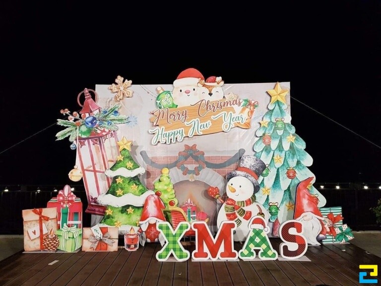 Trang trí noel cho quán cafe với điểm check in thu hút