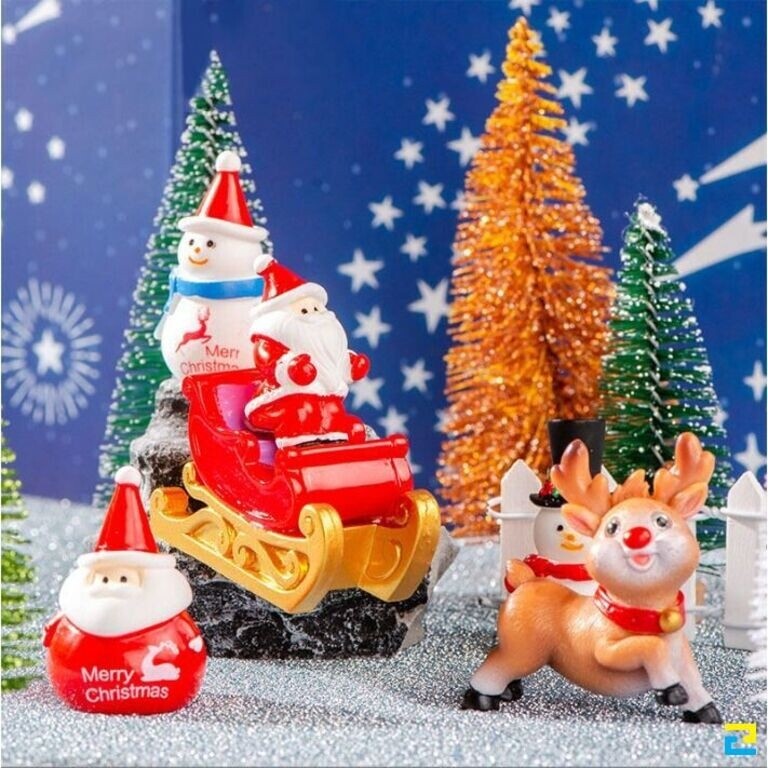 Mẫu tiểu cảnh tuần lộc cùng ông già Noel và cỗ xe cute dùng trên mặt bàn, lễ tân quán cafe