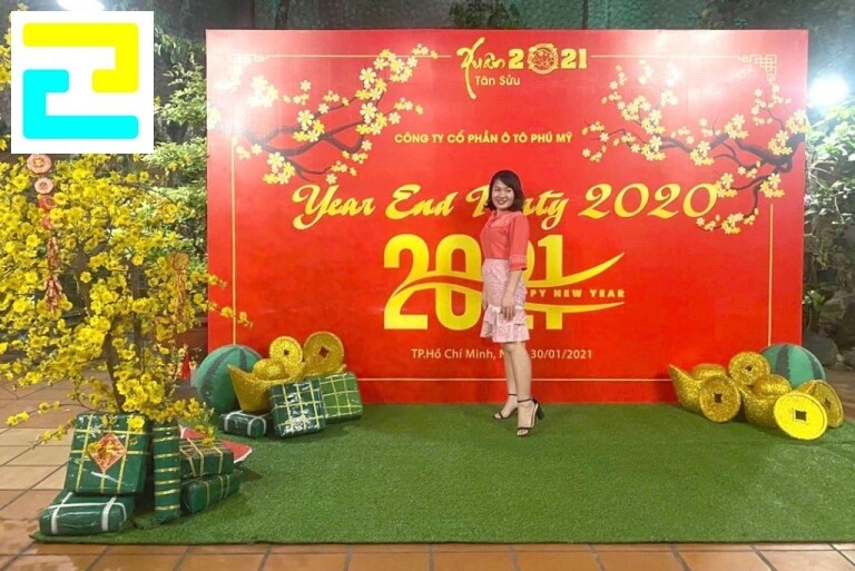 Cách trang trí tiệc tất niên tại khu vực check in