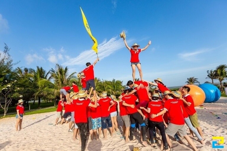 Tiệc cuối năm giống một buổi teambuilding