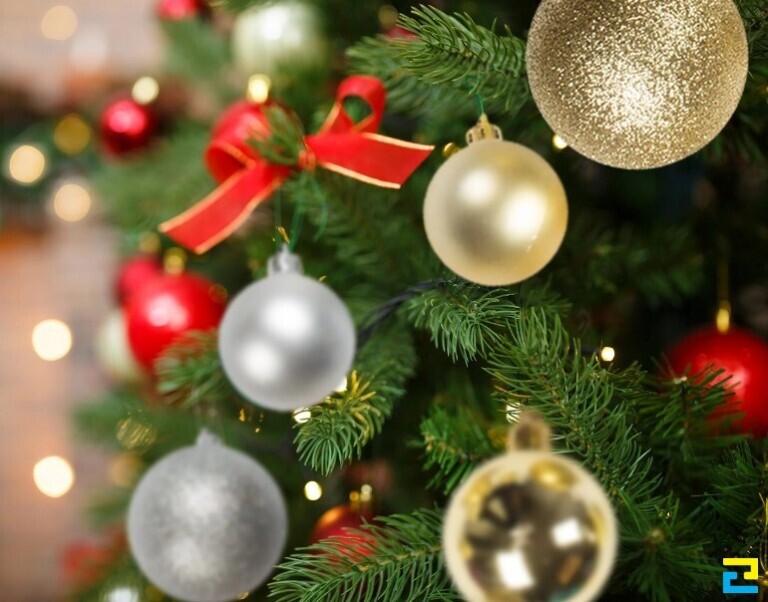 Trang trí giáng sinh với quả châu