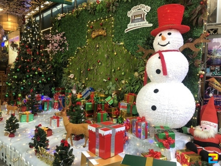 Các phụ kiện nên có khi trang trí sân khấu noel