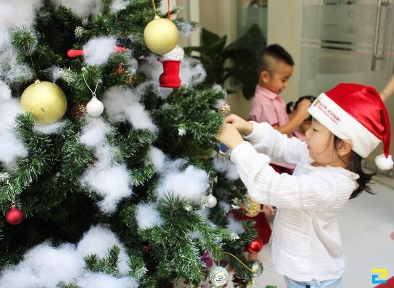 Trang trí Noel ở trường mầm non
