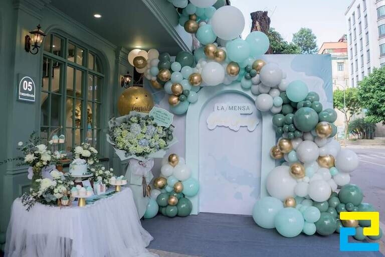 Ấn tượng với spa khai trương được trang trí độc đáo