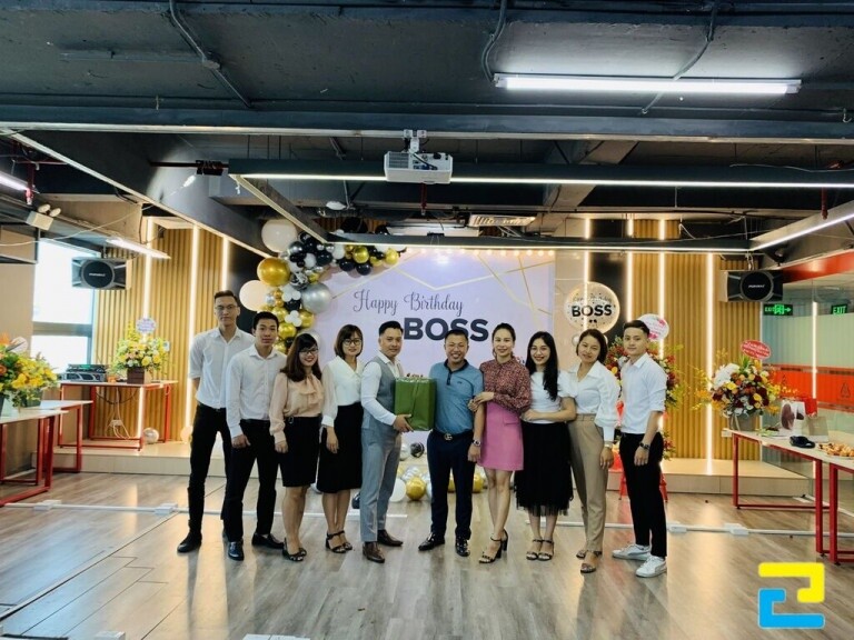 Tặng các món quà chân thành từ nhân viên tới sếp