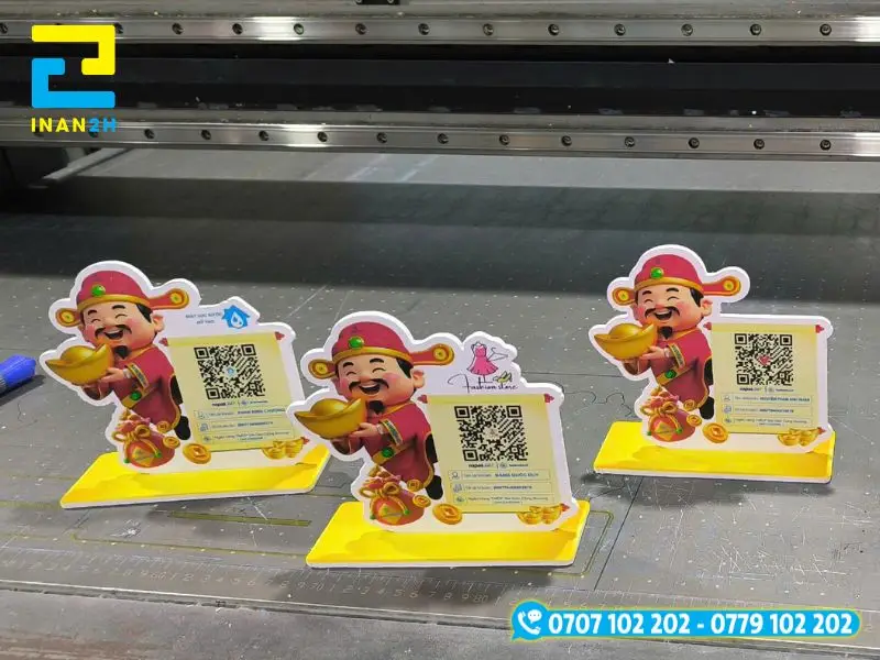 Bảng quét mã QR hình thần tài cho quán cà phê