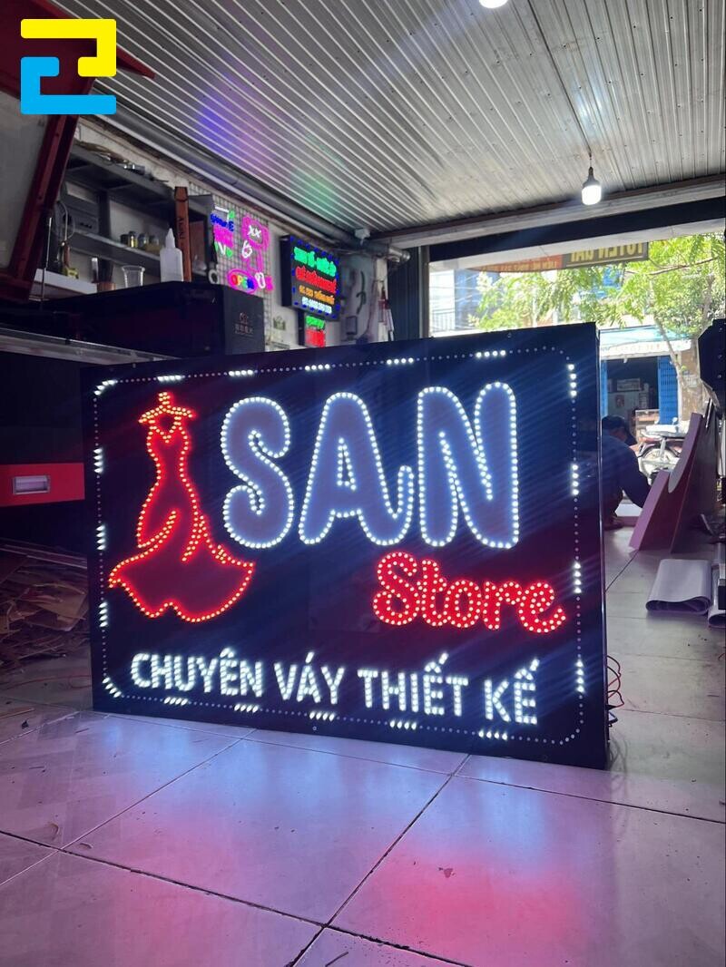 Biển hiệu hộp đèn led chạy có hiệu ứng.