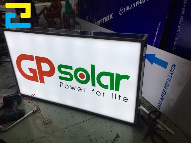 Làm bảng hiệu hộp đèn mica sử dụng khung sắt.