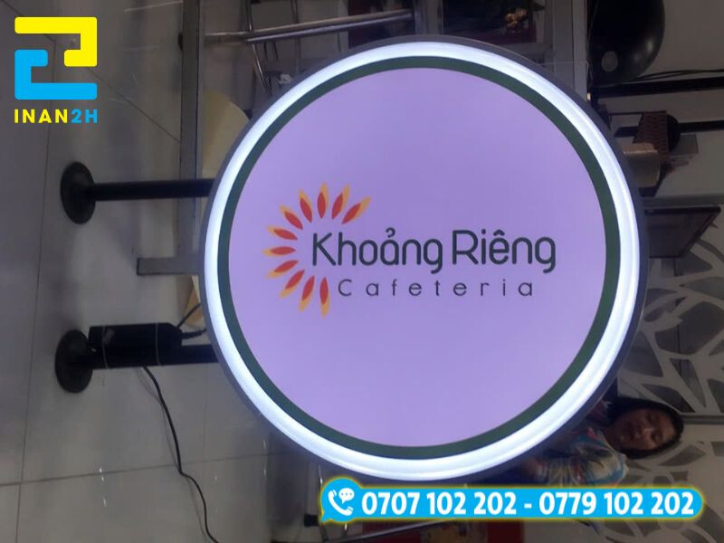 Biển vẫy mặt mica kết hộp đèn viền bắt mắt