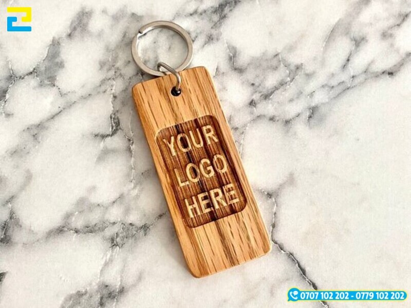 Khac Laser Moc Khoa Qua Tang In Logo