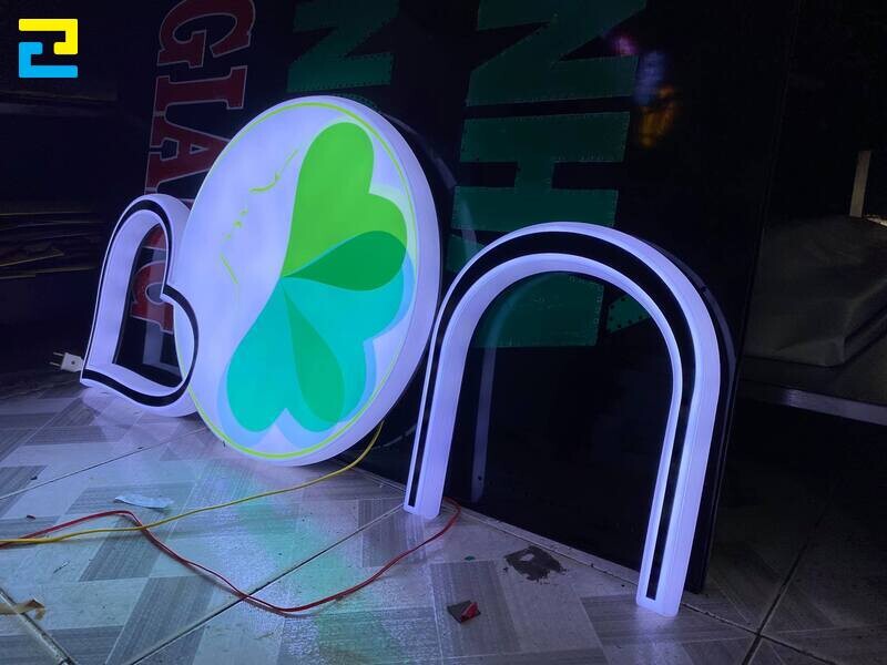 Làm logo bảng hiệu tiệm Spa
