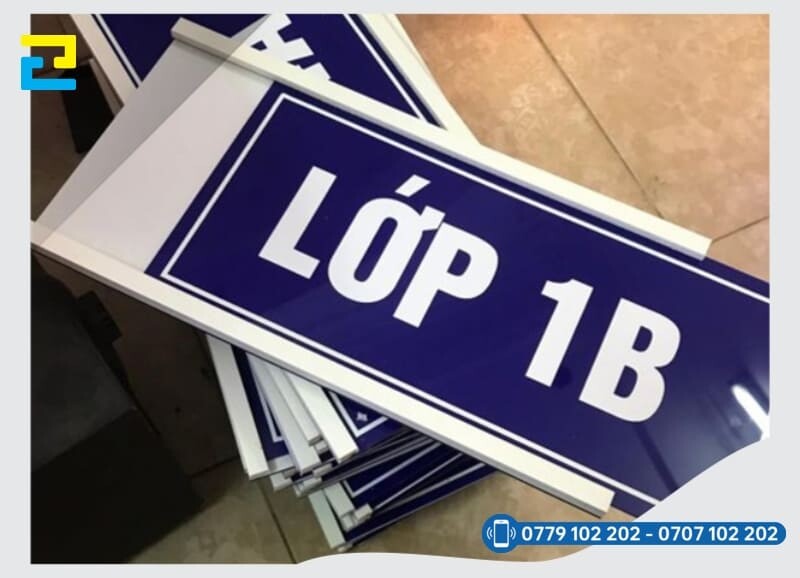 Chat Lieu Mica Lam Bang Ten Lop Mam Non