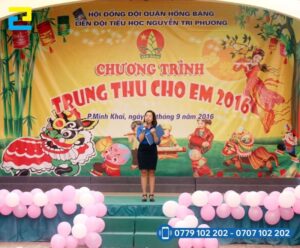 Tai Sao Trang Tri San Khau Trung Thu