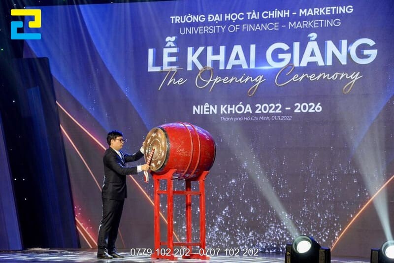 Trang Tri San Khau Khai Giang 10