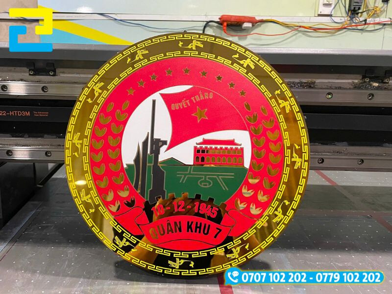Biểu trưng quân khu được gia công từ inox ăn mòn in uv