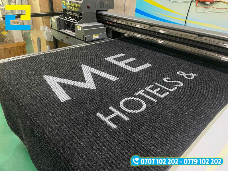 In uv lên thảm