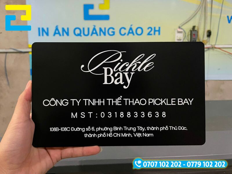 Biển địa chỉ công ty chất liệu mica đen
