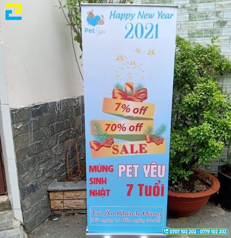 Mau 5 Standee Khuyen Mai