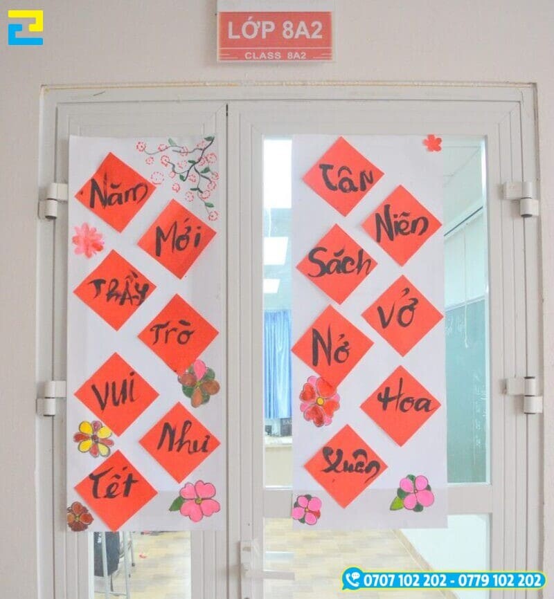 Trang Tri Tet Lop Hoc Den Long Cau Doi