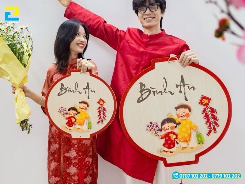 Uu Diem Cua Bang Go Trang Tri Tet