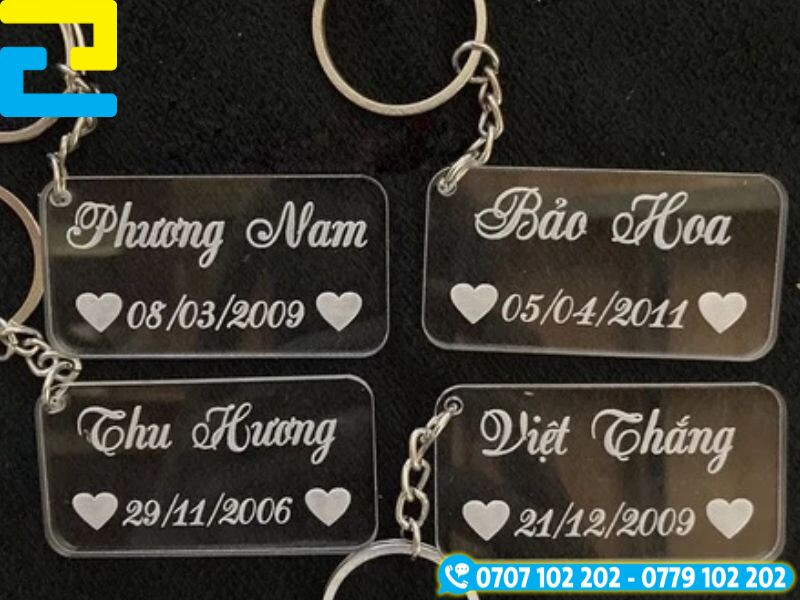 Moc Khoa In Ten Chat Lieu Mica Khac Laser