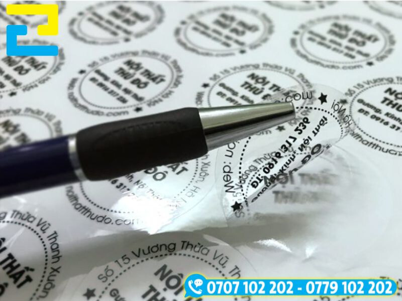 In decal màu logo nhãn hiệu lên decal trong suốt