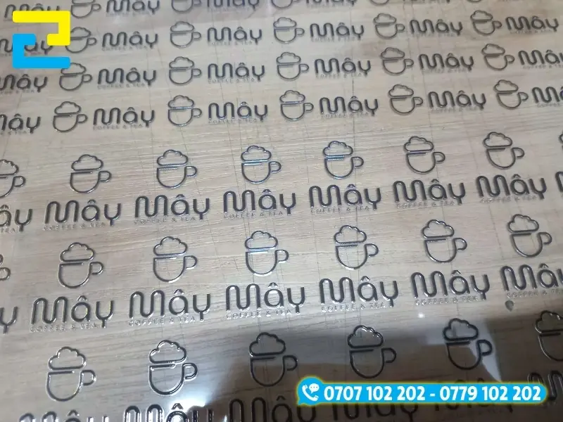 In decal trong bằng công nghệ in UV có giá thành cao hơn so với công nghệ in thường