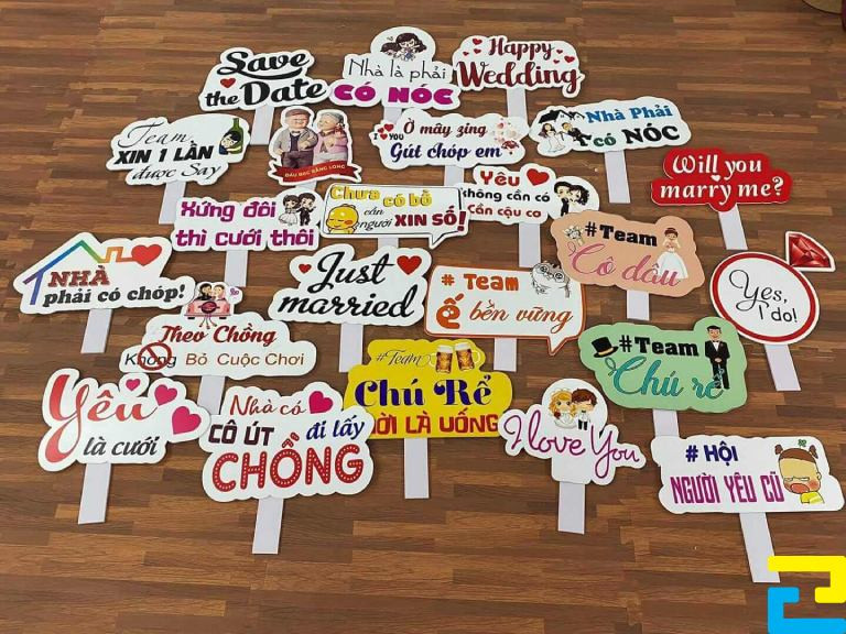 hashtag cầm tay sự kiện đẹp