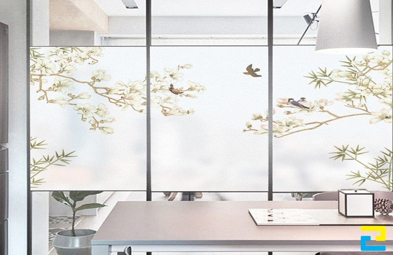 Mẫu dán kính tranh vẽ hoa cùng chim